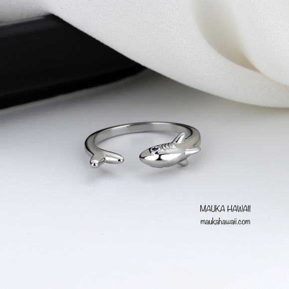 Ocean Shark Cute Stainless Adjustable Open Mid Toe Minimalist Ring Sizes 5 6 7 8 - Picture 3 of 7